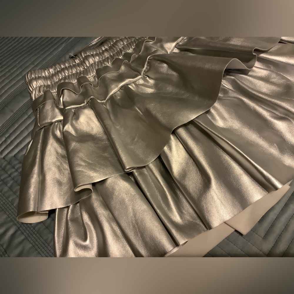 Day + Moon Leather Flounce Silver Skirt New Size Large - Picture 6 of 8